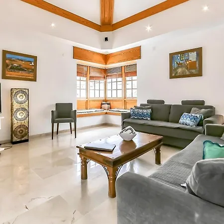 Casa Leo *