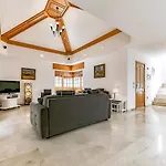 Casa Leo Holiday home *
